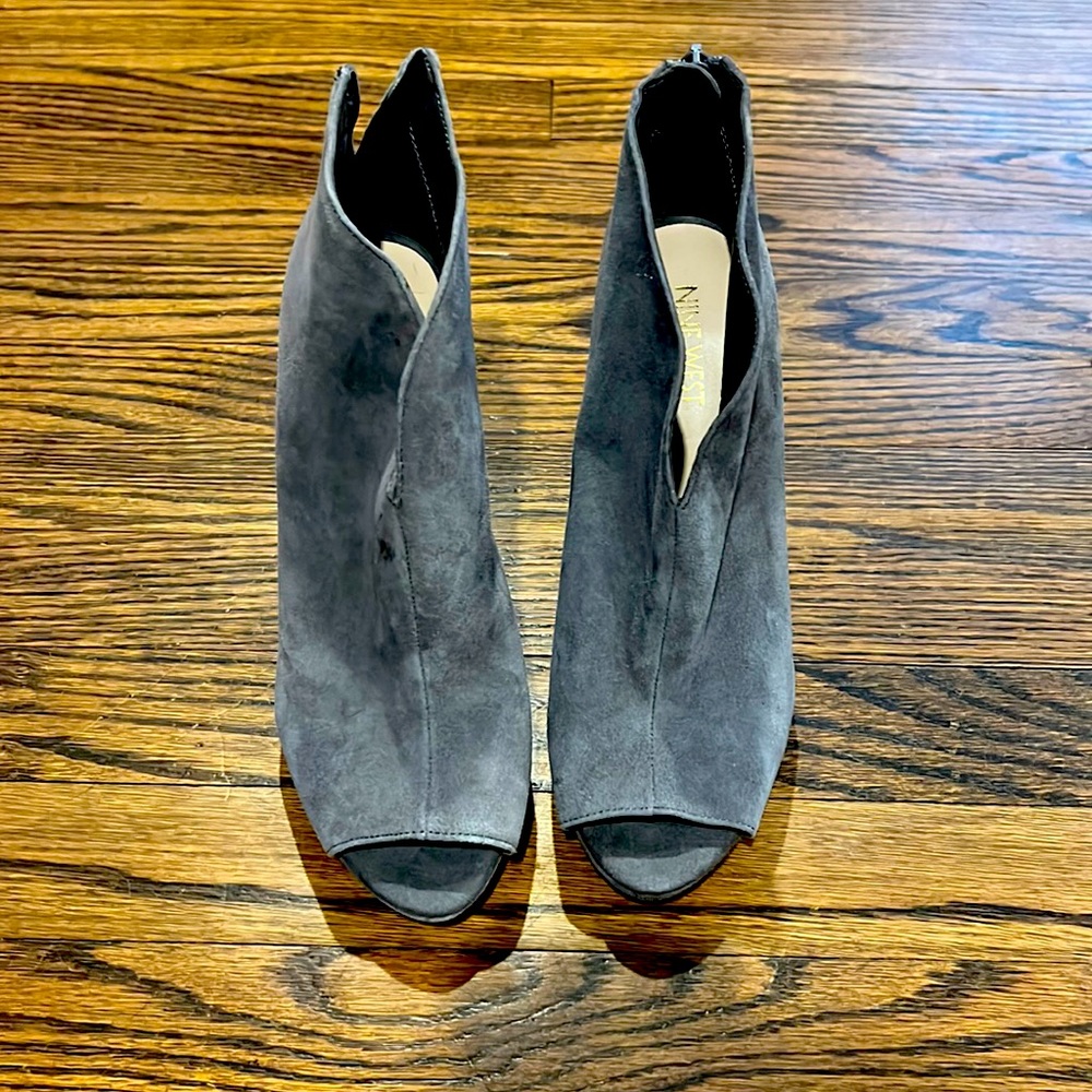 NWOT Nine West Peep Toe Booties